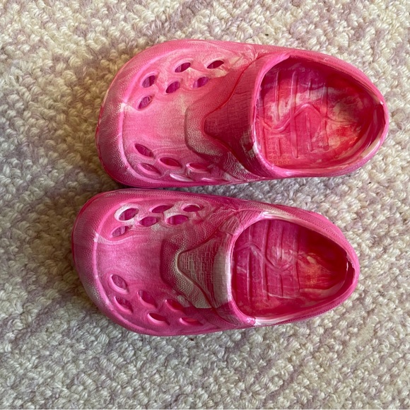 Lot of shoes. Range of different sizes. Some new and never worn. - Picture 8 of 12